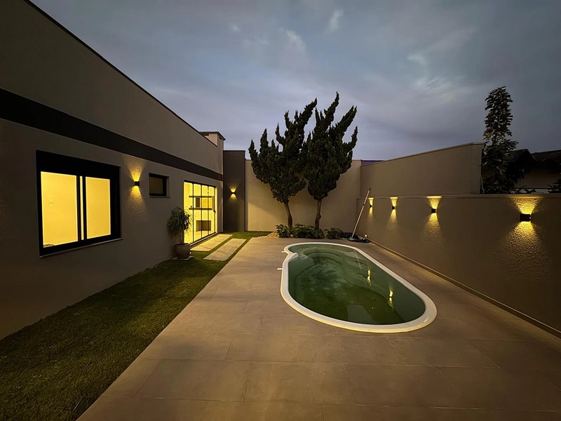 CASA 4 DORMITORIOS COM PISCINA : 18ª foto da galeria de imagens do imóvel