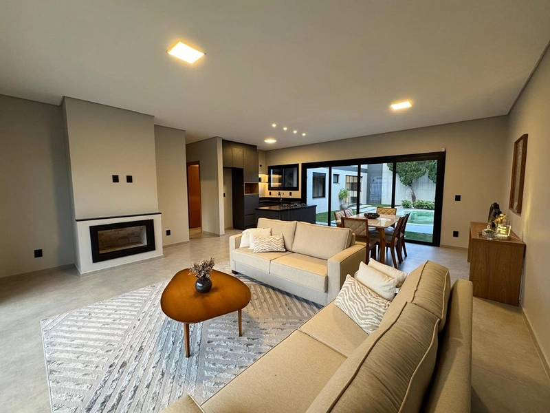 CASA 4 DORMITORIOS COM PISCINA : 6ª foto da galeria de imagens do imóvel