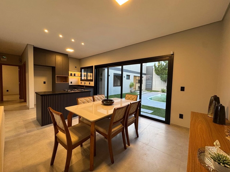 CASA 4 DORMITORIOS COM PISCINA : 8ª foto da galeria de imagens do imóvel