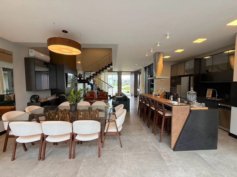 SOBRADO 5 SUITES CONDOMINIO SUNSET: 4ª foto da galeria de imagens do imóvel