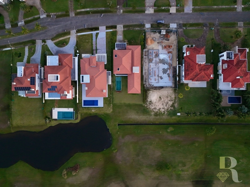 Linda Casa Terrea em Cond com Golf: 1ª foto da galeria de imagens do imóvel