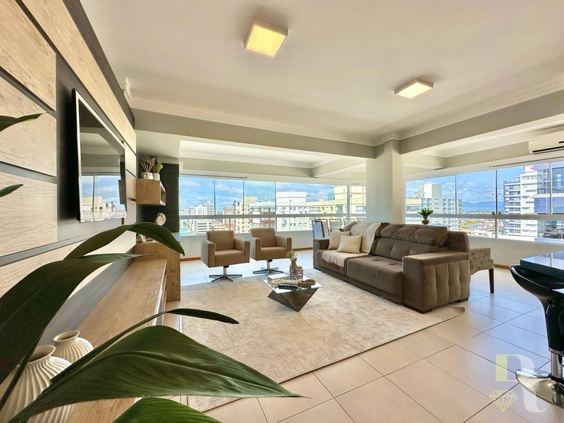 APARTAMENTO DE ESQUINA COM VISTA LIBERADA PARA O MAR!: 4ª foto da galeria de imagens do imóvel