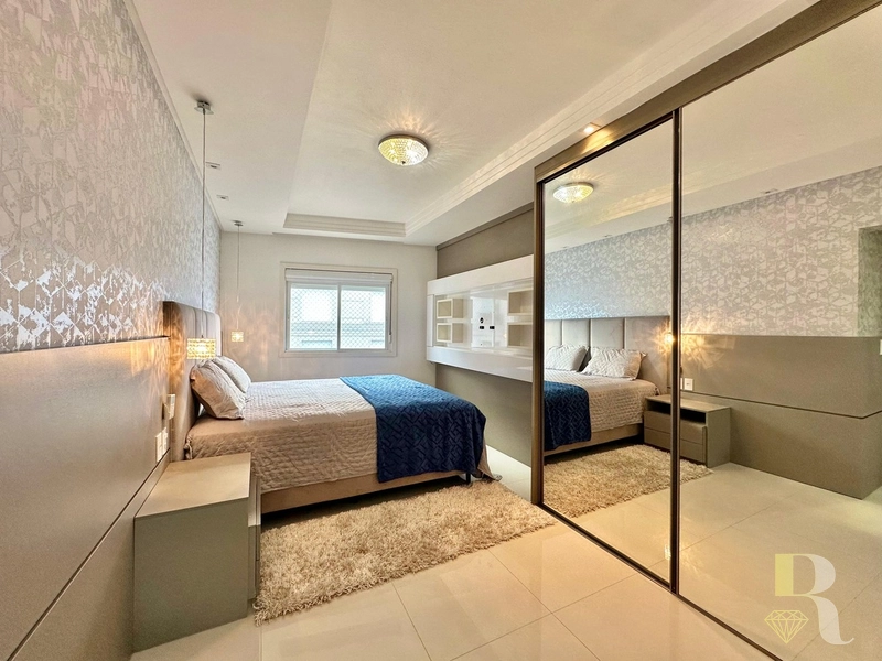 Venda de apartamento – Esquina e a apenas uma quadra do mar: 18ª foto da galeria de imagens do imóvel