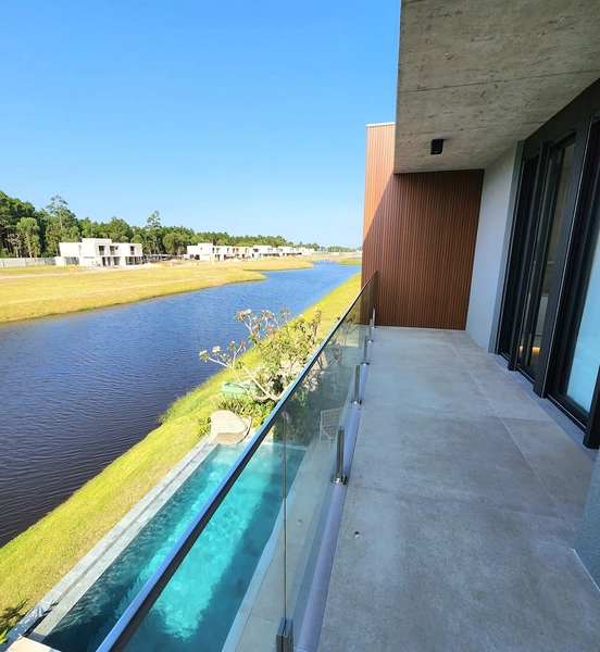 Casa dos Sonhos à Beira do Lago: Sofisticação, Vista Privilegiada e 4 Suítes: 55ª foto da galeria de imagens do imóvel