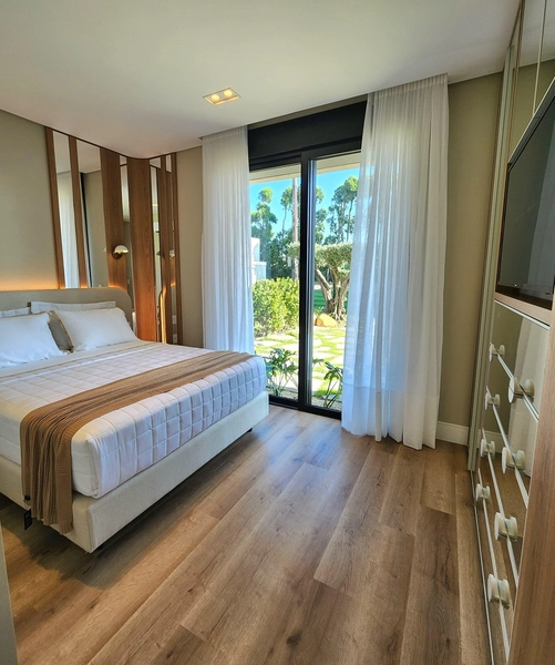 Casa dos Sonhos à Beira do Lago: Sofisticação, Vista Privilegiada e 4 Suítes: 32ª foto da galeria de imagens do imóvel