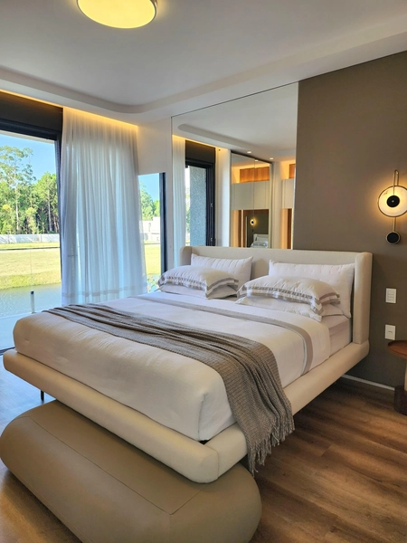 Casa dos Sonhos à Beira do Lago: Sofisticação, Vista Privilegiada e 4 Suítes: 34ª foto da galeria de imagens do imóvel