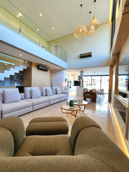 Casa dos Sonhos à Beira do Lago: Sofisticação, Vista Privilegiada e 4 Suítes: 7ª foto da galeria de imagens do imóvel