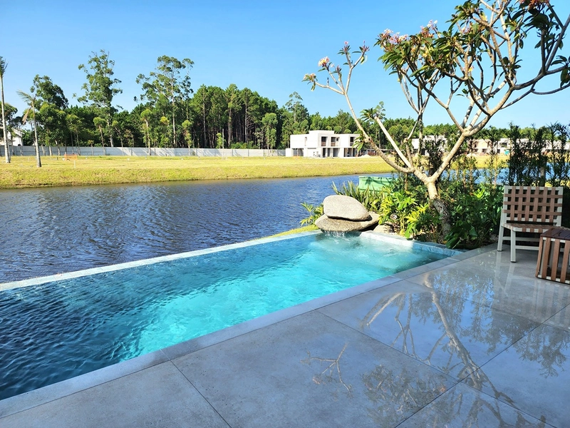 Casa dos Sonhos à Beira do Lago: Sofisticação, Vista Privilegiada e 4 Suítes: 58ª foto da galeria de imagens do imóvel