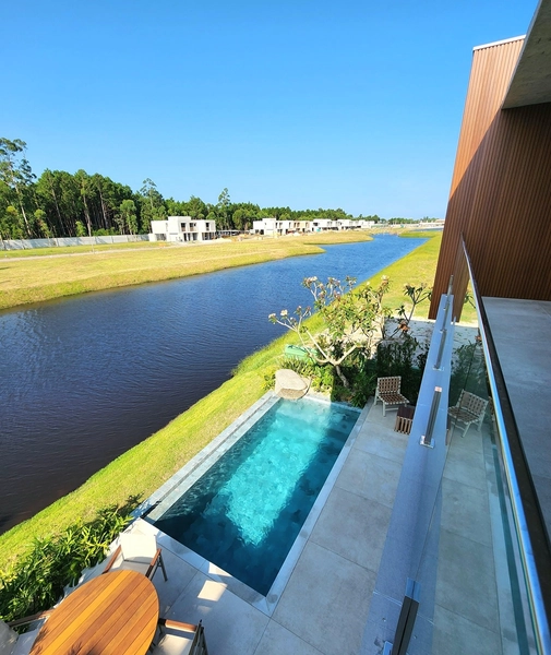 Casa dos Sonhos à Beira do Lago: Sofisticação, Vista Privilegiada e 4 Suítes: 56ª foto da galeria de imagens do imóvel