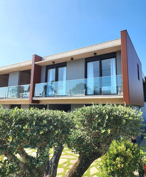 Casa dos Sonhos à Beira do Lago: Sofisticação, Vista Privilegiada e 4 Suítes: 3ª foto da galeria de imagens do imóvel