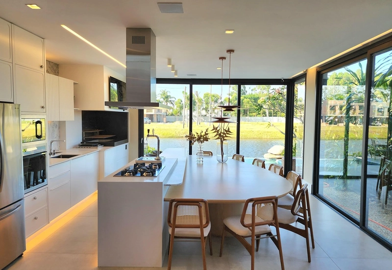 Casa dos Sonhos à Beira do Lago: Sofisticação, Vista Privilegiada e 4 Suítes: 17ª foto da galeria de imagens do imóvel