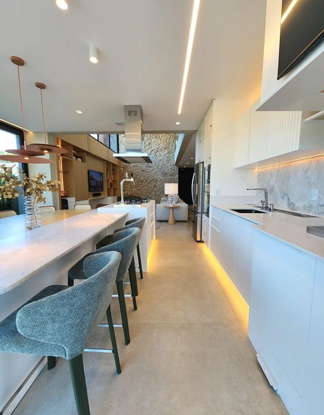 Casa dos Sonhos à Beira do Lago: Sofisticação, Vista Privilegiada e 4 Suítes: 20ª foto da galeria de imagens do imóvel