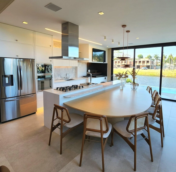 Casa dos Sonhos à Beira do Lago: Sofisticação, Vista Privilegiada e 4 Suítes: 19ª foto da galeria de imagens do imóvel