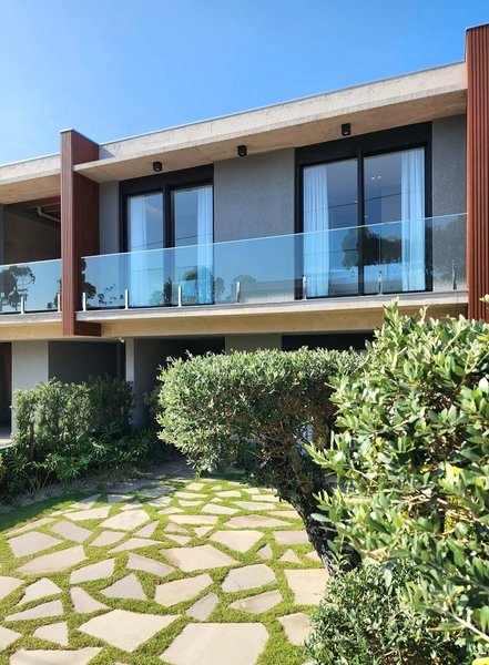 Casa dos Sonhos à Beira do Lago: Sofisticação, Vista Privilegiada e 4 Suítes: 4ª foto da galeria de imagens do imóvel