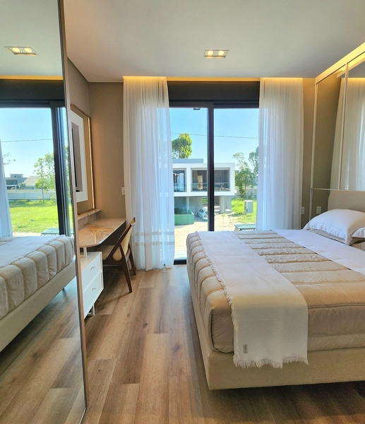 Casa dos Sonhos à Beira do Lago: Sofisticação, Vista Privilegiada e 4 Suítes: 41ª foto da galeria de imagens do imóvel