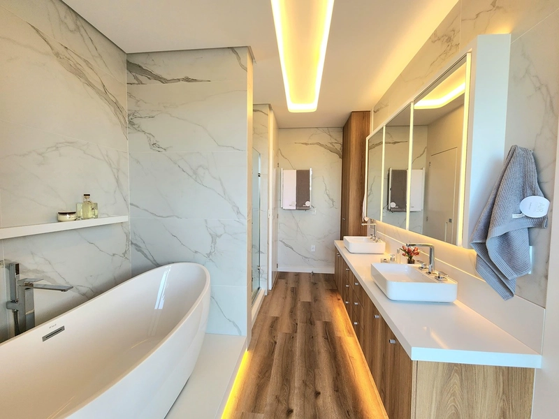 Casa dos Sonhos à Beira do Lago: Sofisticação, Vista Privilegiada e 4 Suítes: 44ª foto da galeria de imagens do imóvel