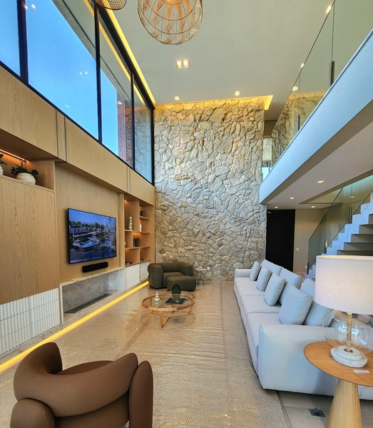 Casa dos Sonhos à Beira do Lago: Sofisticação, Vista Privilegiada e 4 Suítes: 9ª foto da galeria de imagens do imóvel