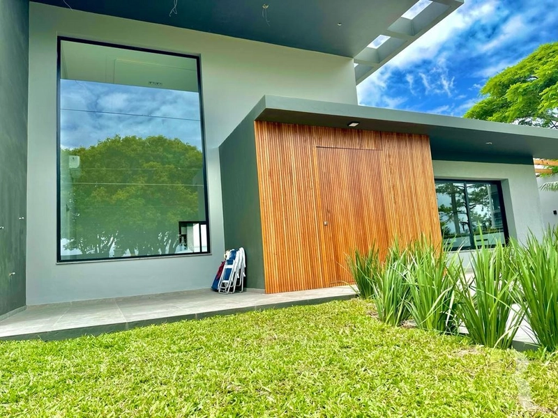 Belíssima casa térrea com 4 dormitórios em Atlântida: 14ª foto da galeria de imagens do imóvel