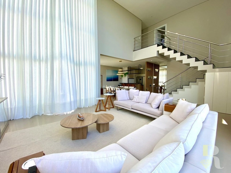 SOBRADO 4 SUITES MOBILIADA E DECORADA COM PISCINA: 2ª foto da galeria de imagens do imóvel