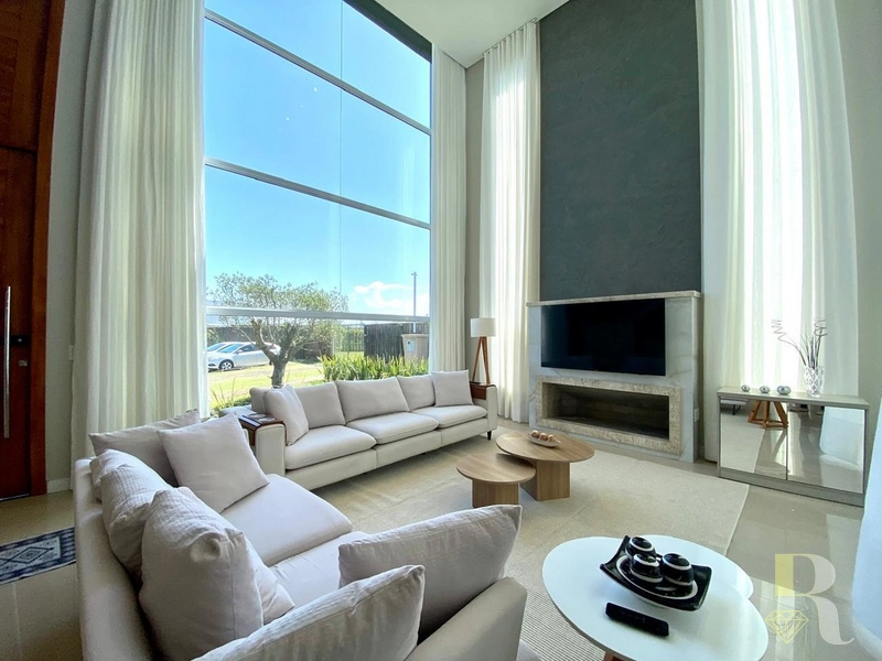 SOBRADO 4 SUITES MOBILIADA E DECORADA COM PISCINA: 3ª foto da galeria de imagens do imóvel