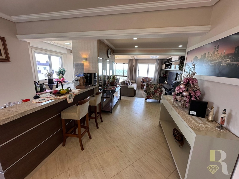 Amplo apartamento 3 dormitorios 3 vagas com vista mar e infraestrutura: 5ª foto da galeria de imagens do imóvel