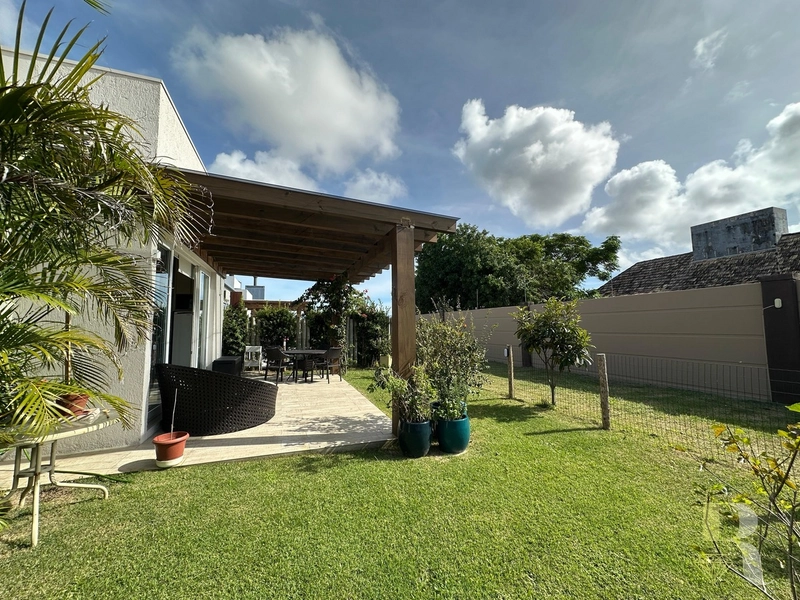 Casa Mobiliada e Aconchegante Condomínio Riviera: 1ª foto da galeria de imagens do imóvel