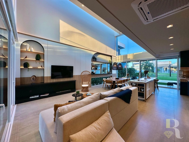 RESIDÊNCIA DE ALTO PADRÃO NO CAPÃO ILHAS RESORT: 6ª foto da galeria de imagens do imóvel