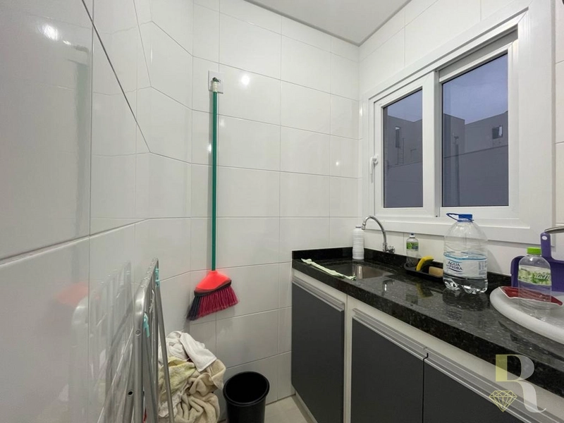 APTO NOVO EM PREDIO DE ESQUINA FRENTE MOBILIADO: 2ª foto da galeria de imagens do imóvel