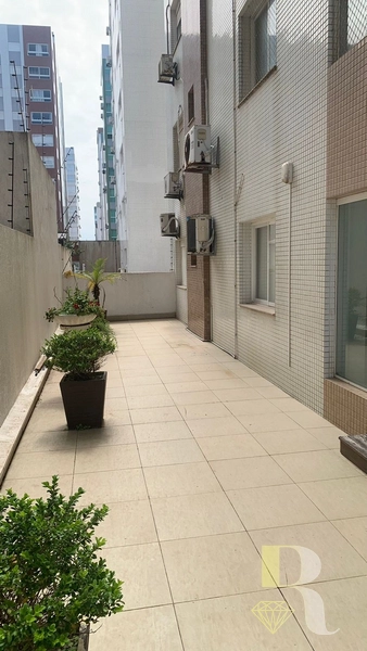 O MAIOR APARTAMENTO DE 1 DORM. DA PRAIA A VENDA HOJE: 1ª foto da galeria de imagens do imóvel