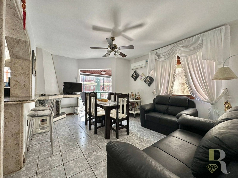 Apartamento 02 dormitórios de frente e junto á praça.: 2ª foto da galeria de imagens do imóvel