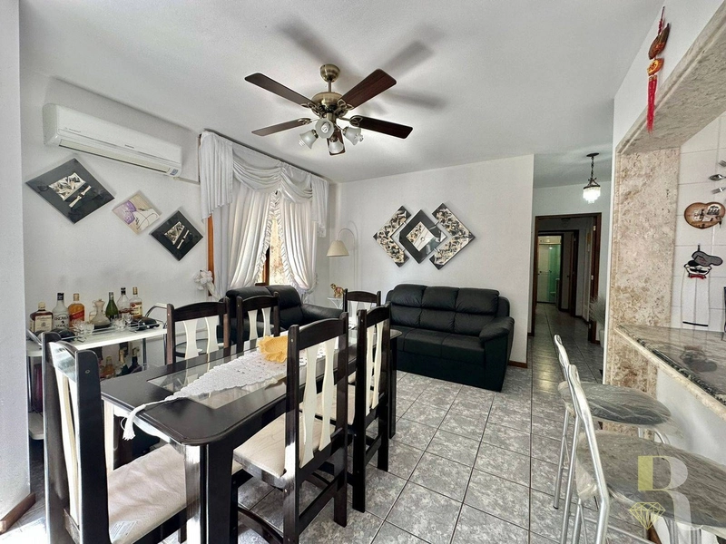 Apartamento 02 dormitórios de frente e junto á praça.: 4ª foto da galeria de imagens do imóvel