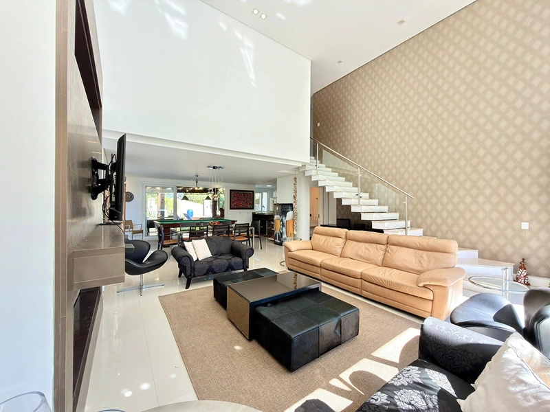 Sobrado Mobiliado à Venda no Condomínio Porto Coronado – 5 Suítes | Alto Padrão em Atlântida: 2ª foto da galeria de imagens do imóvel