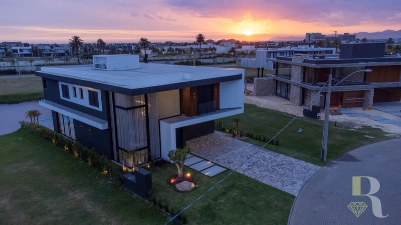 Excelente Sobrado Com um Por do Sol INCRIVEL: 3ª foto da galeria de imagens do imóvel