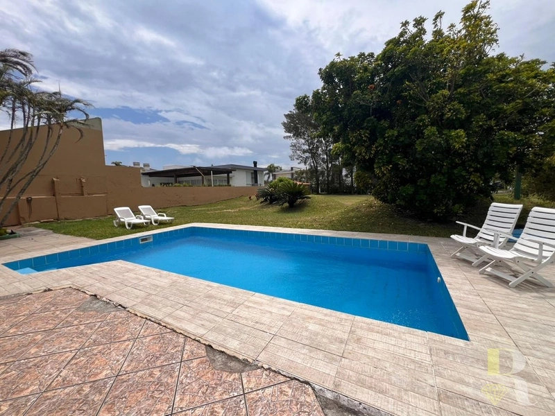 SOBRADO EM ATLANTIDA EM DOIS TERRENOS 150M DO MAR: 11ª foto da galeria de imagens do imóvel