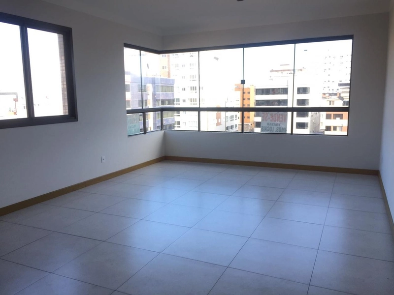 3 Dormitórios de frente mais barato do centro hoje: 1ª foto da galeria de imagens do imóvel