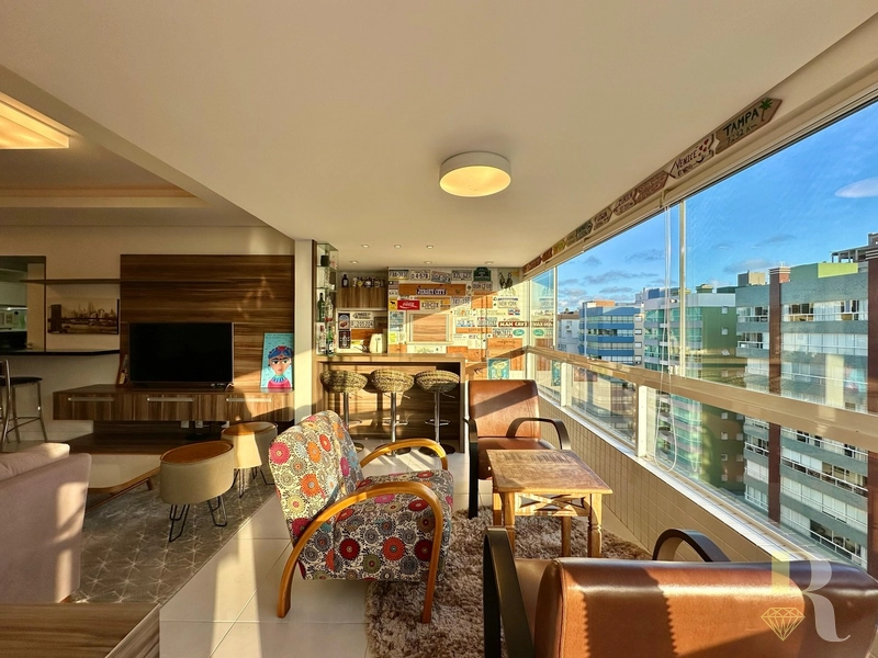 DE FRENTE PARA AVENIDA UBIRAJARA COM VISTA PARA O MAR: 1ª foto da galeria de imagens do imóvel