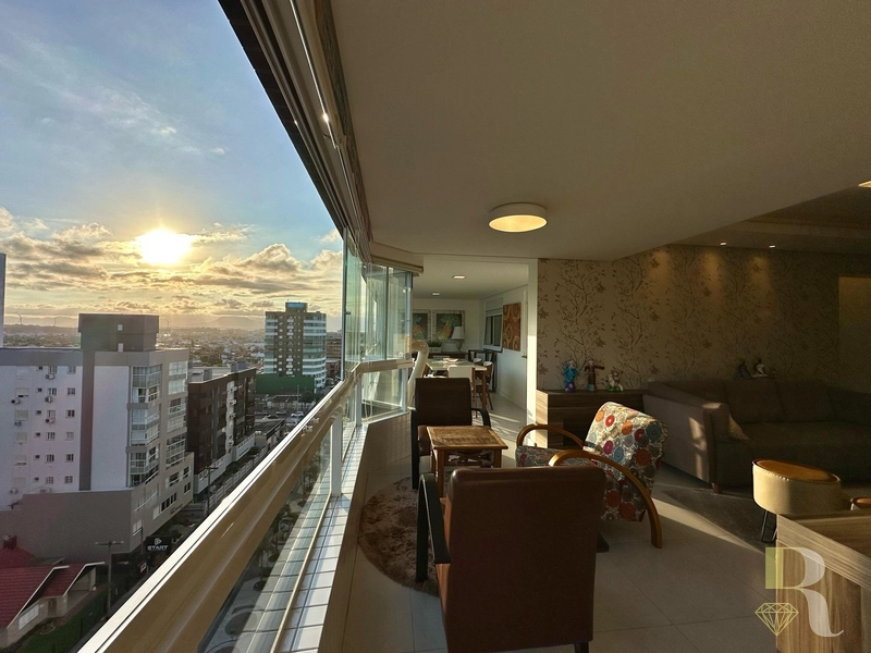 DE FRENTE PARA AVENIDA UBIRAJARA COM VISTA PARA O MAR: 5ª foto da galeria de imagens do imóvel