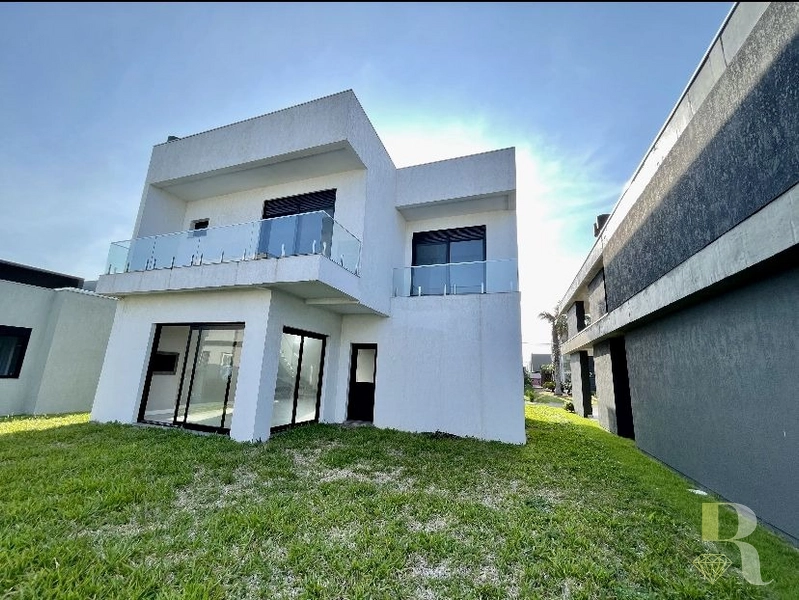 Casa com Projeto Contemporâneo: 1ª foto da galeria de imagens do imóvel