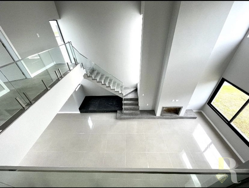 Casa com Projeto Contemporâneo: 8ª foto da galeria de imagens do imóvel