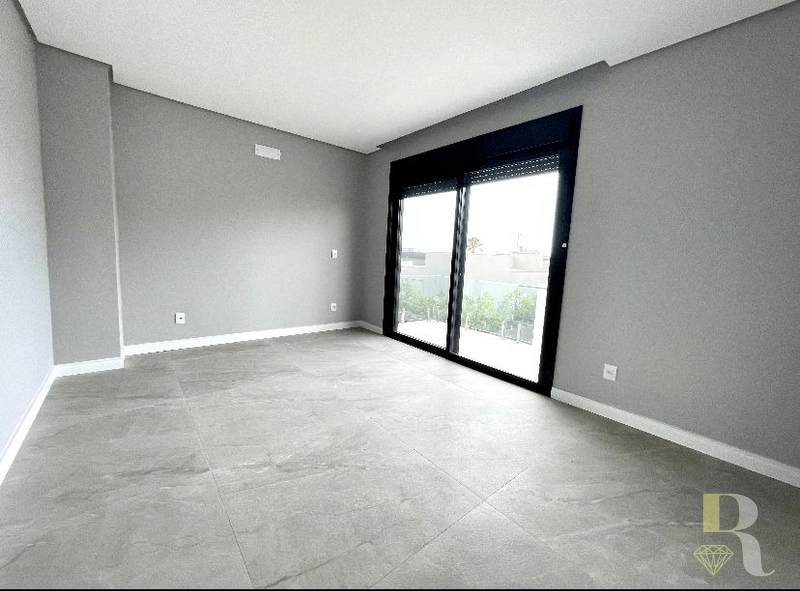 Casa com Projeto Contemporâneo: 10ª foto da galeria de imagens do imóvel