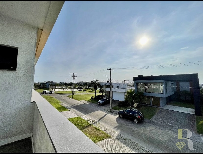 Casa com Projeto Contemporâneo: 2ª foto da galeria de imagens do imóvel