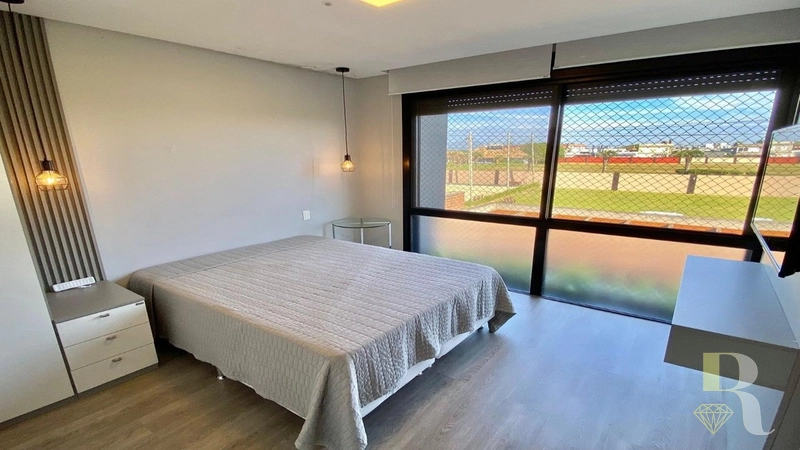 Excelente Sobrado Beira Lago Cond Riviera: 2ª foto da galeria de imagens do imóvel