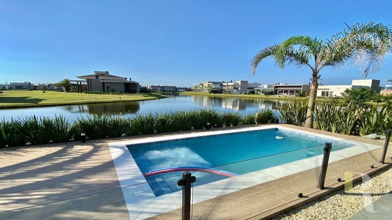 Excelente Sobrado Beira Lago Cond Riviera: 11ª foto da galeria de imagens do imóvel
