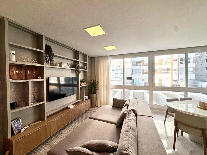 Apartamento 2 quartos mobiliado e decorado – Capão da Canoa: 2ª foto da galeria de imagens do imóvel