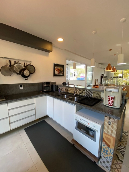 Conforto e integração: casa com 3 livings em condomínio exclusivo : 14ª foto da galeria de imagens do imóvel