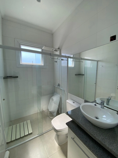 Conforto e integração: casa com 3 livings em condomínio exclusivo : 22ª foto da galeria de imagens do imóvel