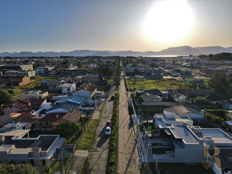 Casa em Avenida próxima ao mar: 16ª foto da galeria de imagens do imóvel