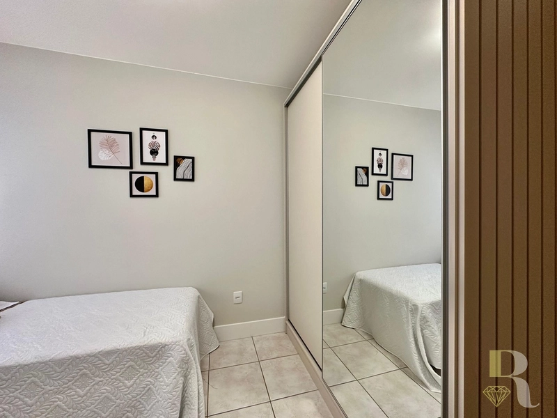 APARTAMENTO À VENDA PRÓXIMO AO MAR COM TERRAÇÃO: 21ª foto da galeria de imagens do imóvel