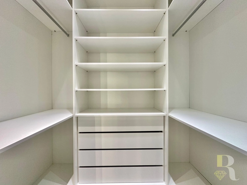 APARTAMENTO À VENDA PRÓXIMO AO MAR COM TERRAÇÃO: 19ª foto da galeria de imagens do imóvel