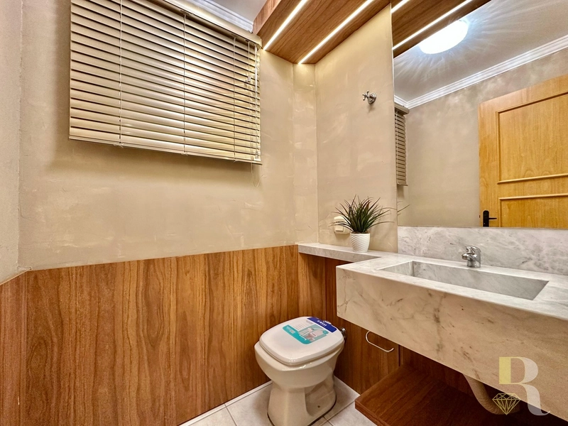 APARTAMENTO À VENDA PRÓXIMO AO MAR COM TERRAÇÃO: 8ª foto da galeria de imagens do imóvel